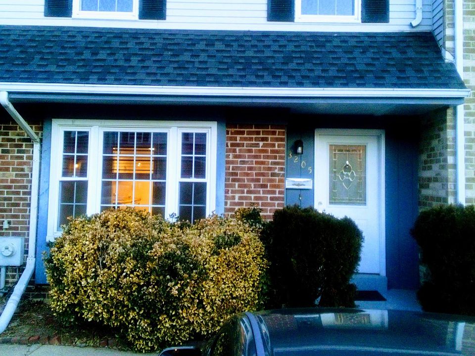 1st image of 3205 Crystal Ct