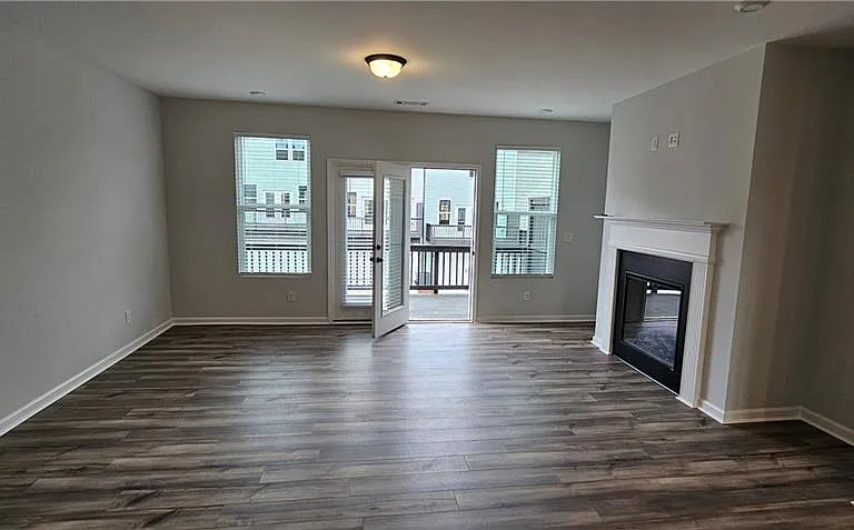 908 Colton Dr — Photo 12