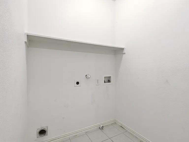 1435 Chase Ln — Photo 24