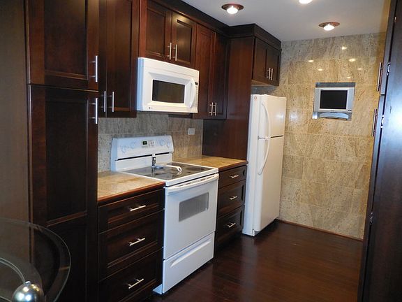 4th image of 3361 Beacon St Unit 19