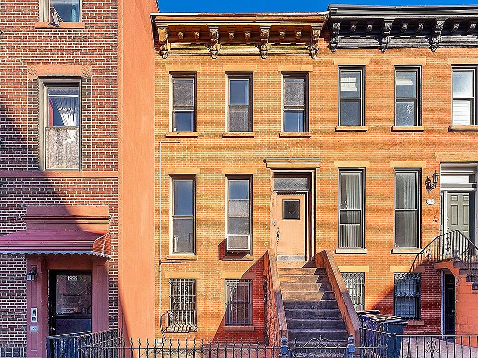 1st image of 225 18th St #1