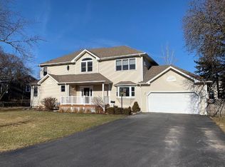 1828 Longvalley Rd, Glenview, IL 60025