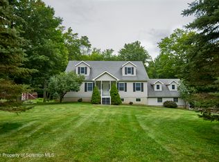 130 Fox Farm Rd, Gouldsboro, PA 18424