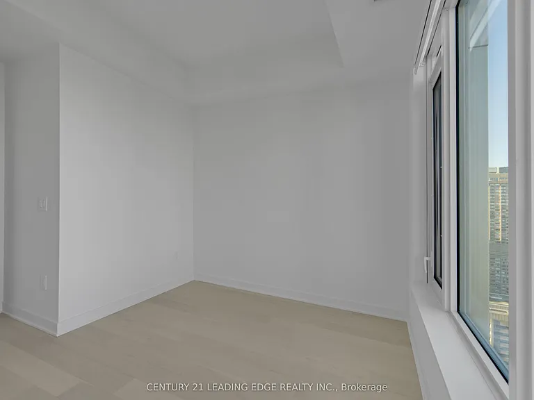 11 Yorkville Ave #3810 — Photo 26