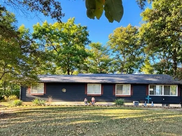 503 County Road 950 N, Toledo, IL 62468