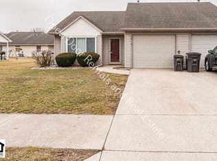 1515 Flagstone Dr, Fort Wayne, IN 46815