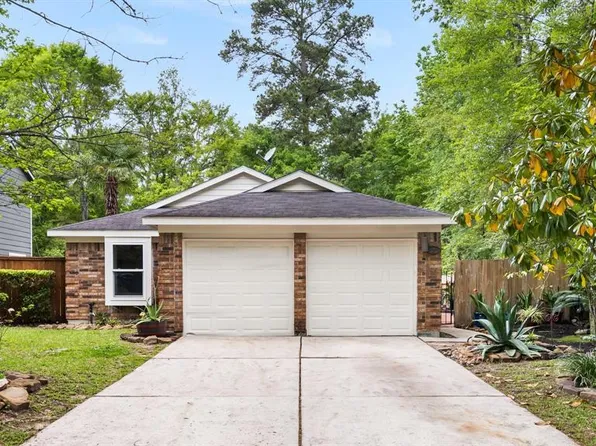 2 Barnstable Place, The Woodlands, TX 77381