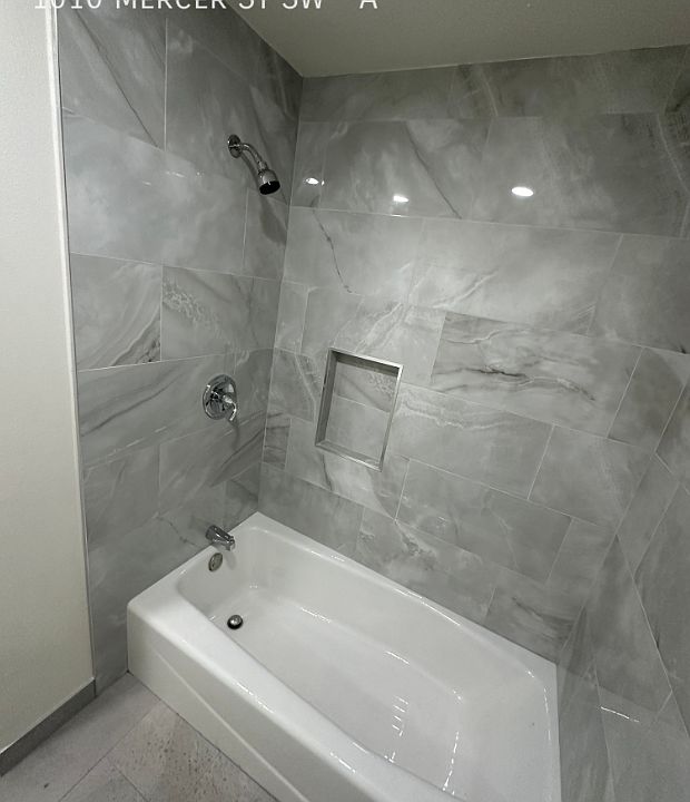 2nd image of 1010 Mercer St SW #A