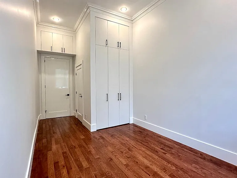 219 Franklin St #1 — Photo 5