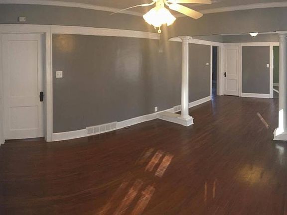 12.5' x 25.5' Living/Dining Room