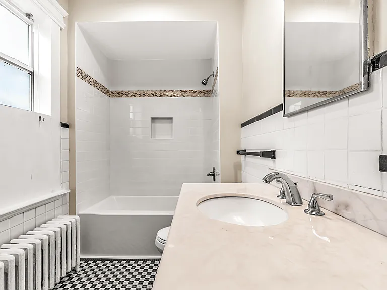 1035 Dixwell Ave — Photo 13