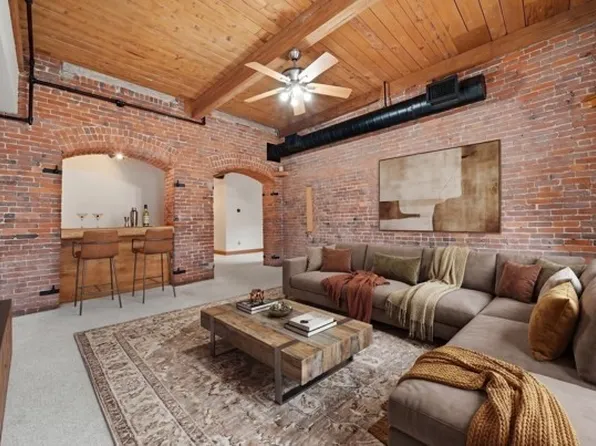 50 Rantoul St APT 204, Beverly, MA 01915