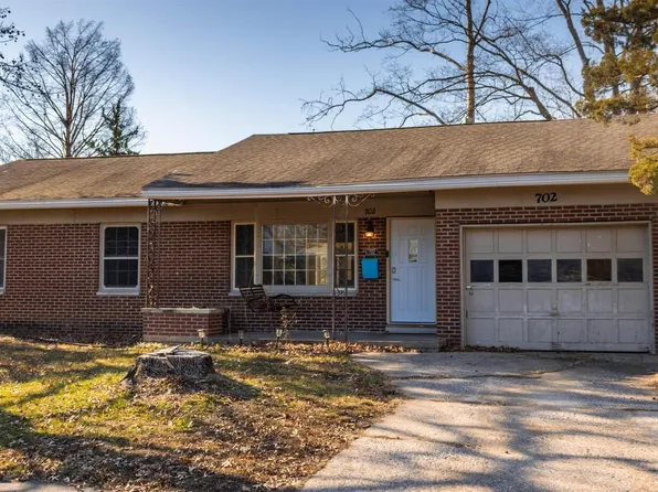 702 S Dixon Ave, Carbondale, IL 62901