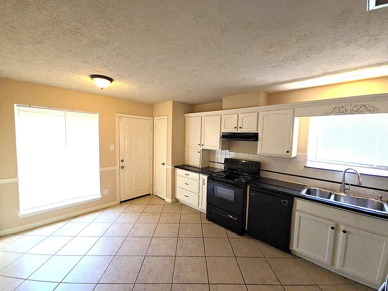 4718 Reynaldo Dr — Photo 19