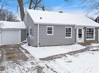 1445 Larpenteur Ave W, Falcon Heights, MN 55113