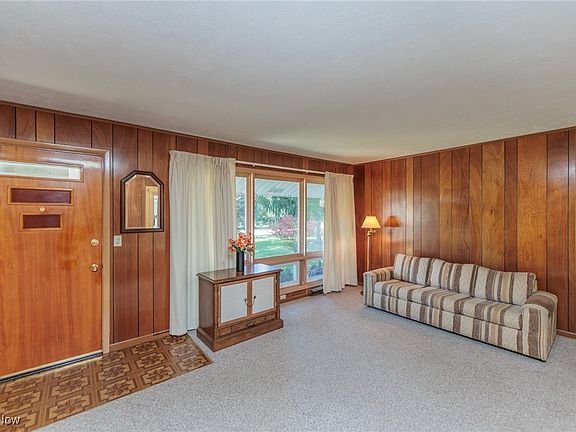 4th image of 17690 Ash Dr