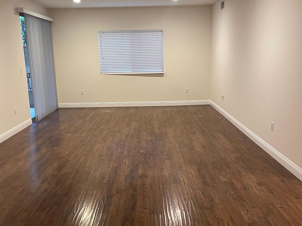 1st image of 10830 Kling St Unit 103