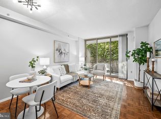 7111 Woodmont Ave APT 205, Bethesda, MD