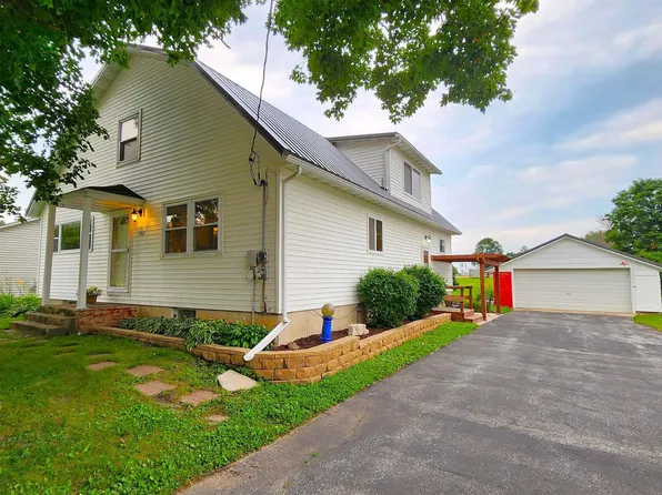 902 S 6th St, Osage, IA 50461