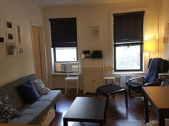 3rd image of 250 E 75th St APT 4E