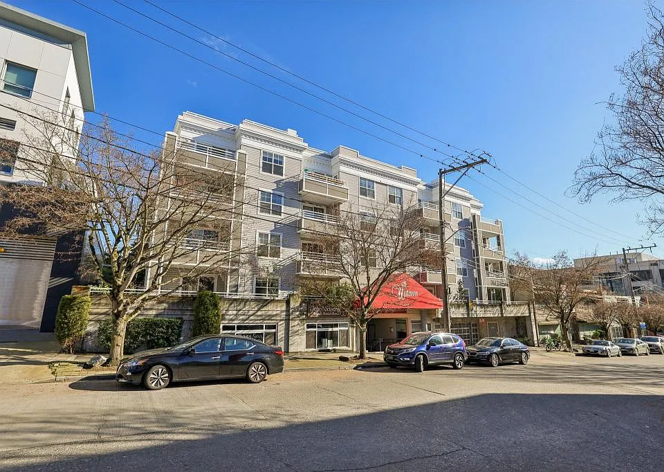 520 2nd Ave W #409