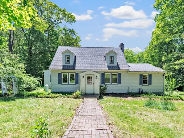 13 Hoyt Road, Bethel, CT 06801