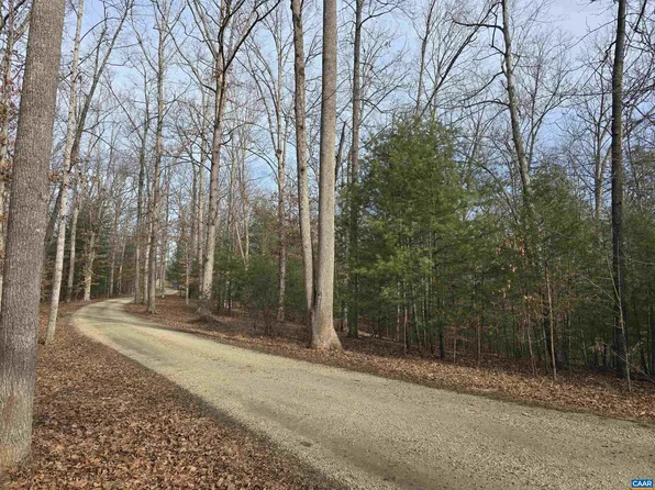 6 Runaway Ln, Stanardsville, VA 22973