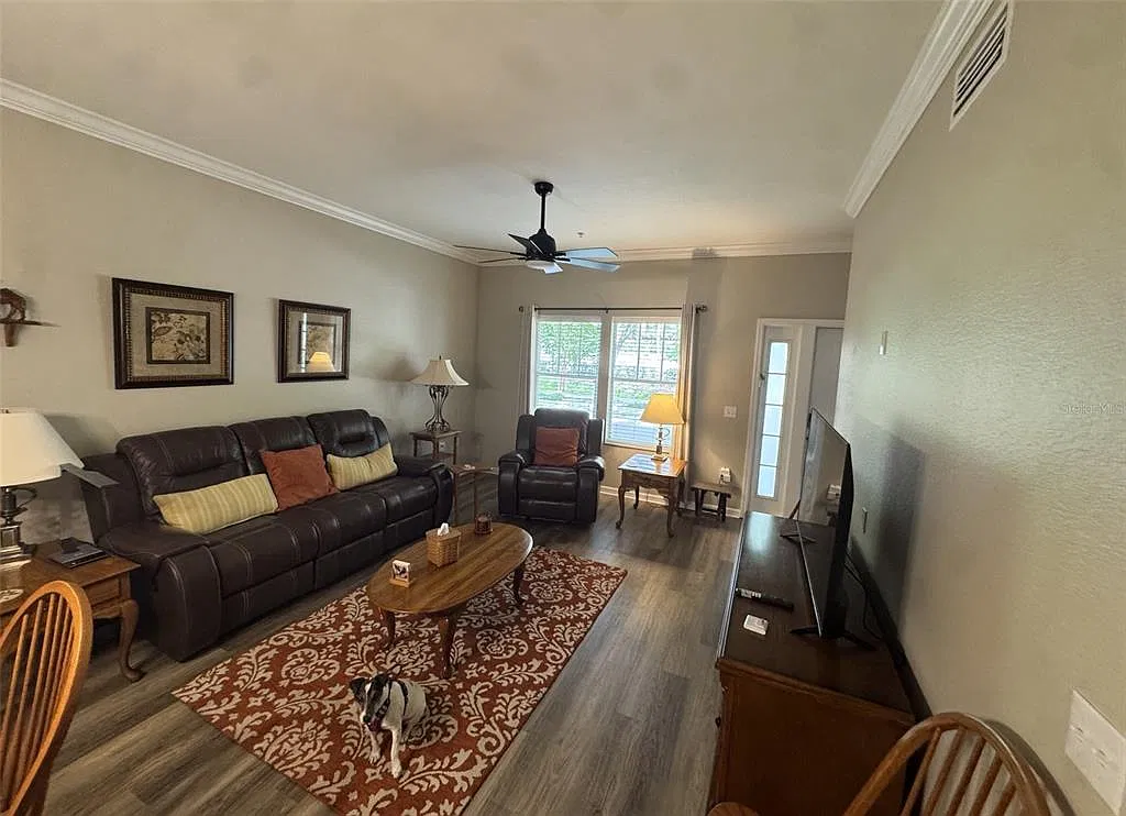 3 bed, 3.0 bath, 1441 sqft, $2,400 — Photo 3