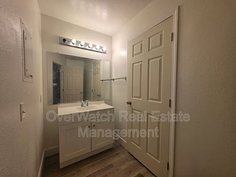 1515 Nelchina St #4 — Photo 5