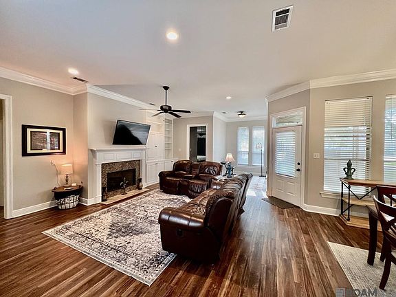 4th image of 6289 Tezcuco Ct #206