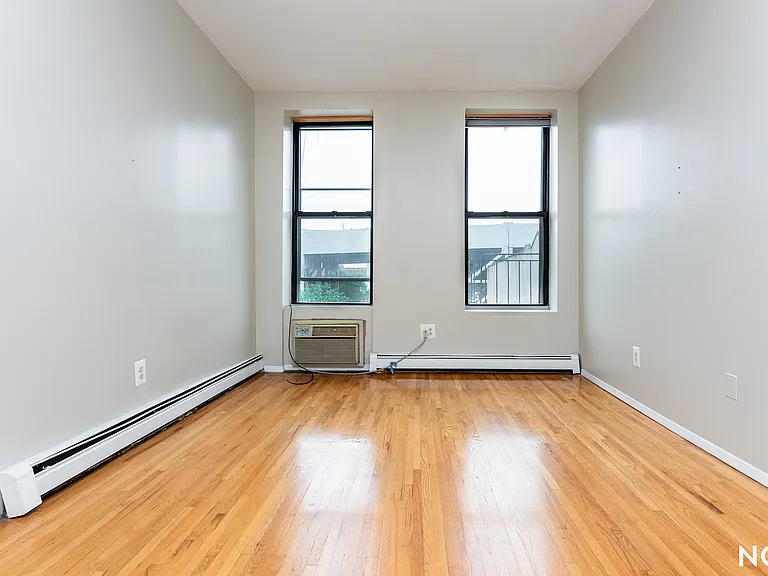 147 9th St #4A — Photo 3