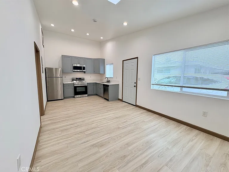 753 Baylor Ave — Photo 4