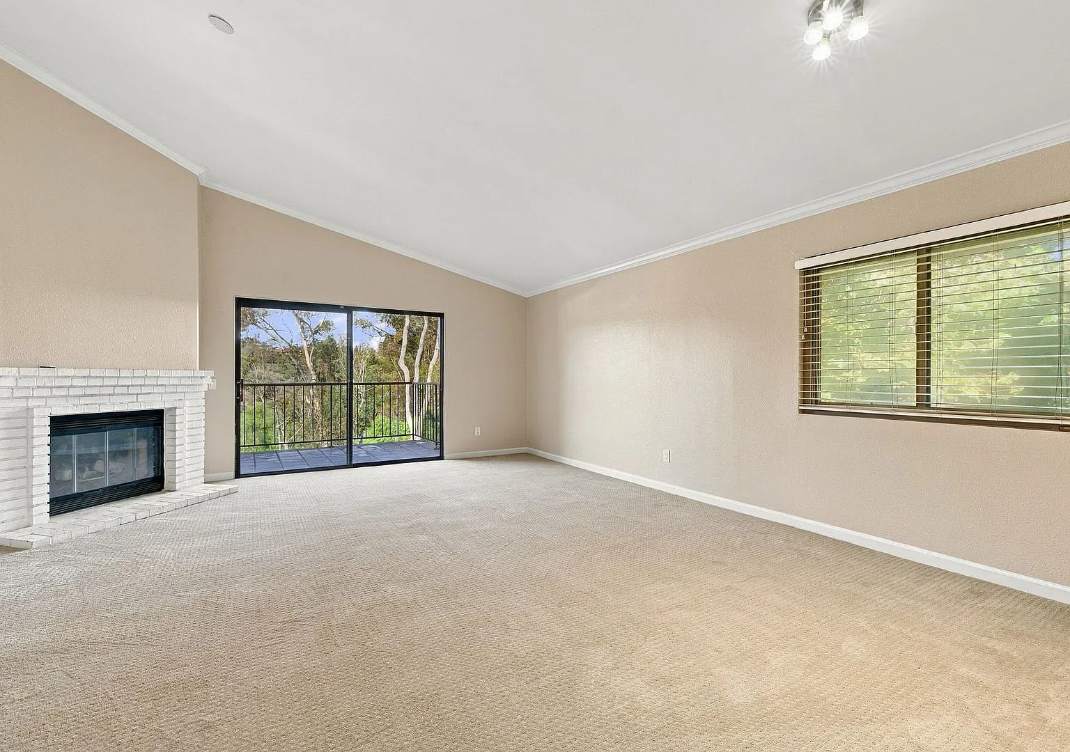 Beautifully Update End Unit Condo in Serene Community — Photo 2