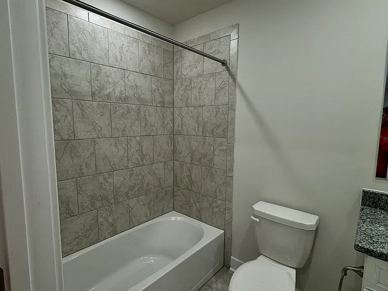 2214 Winterberry Ln — Photo 8