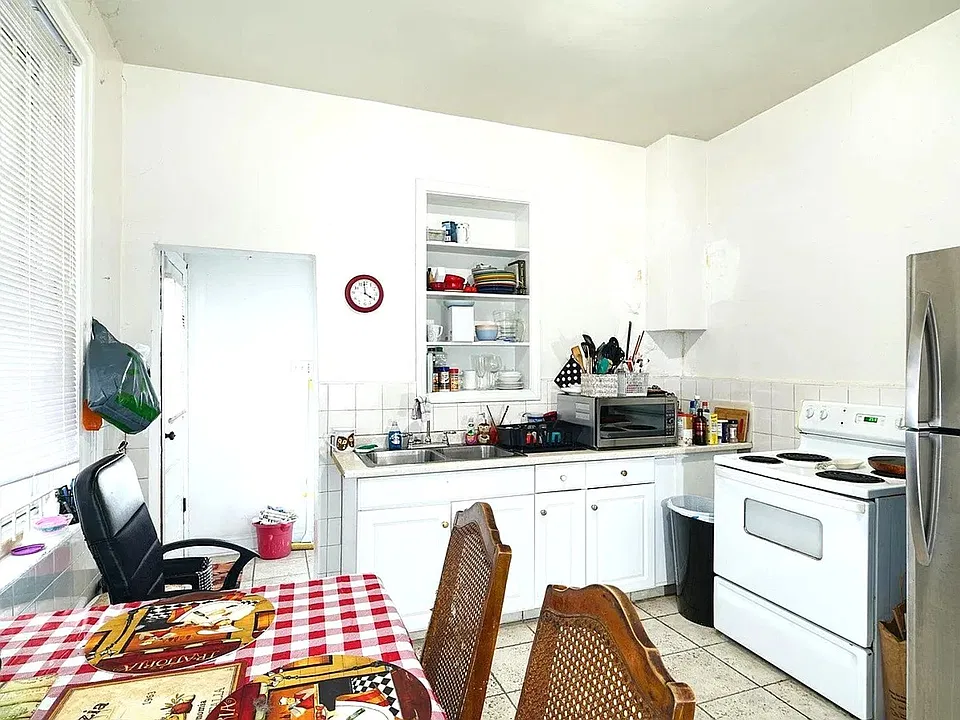 Camac St N 2213