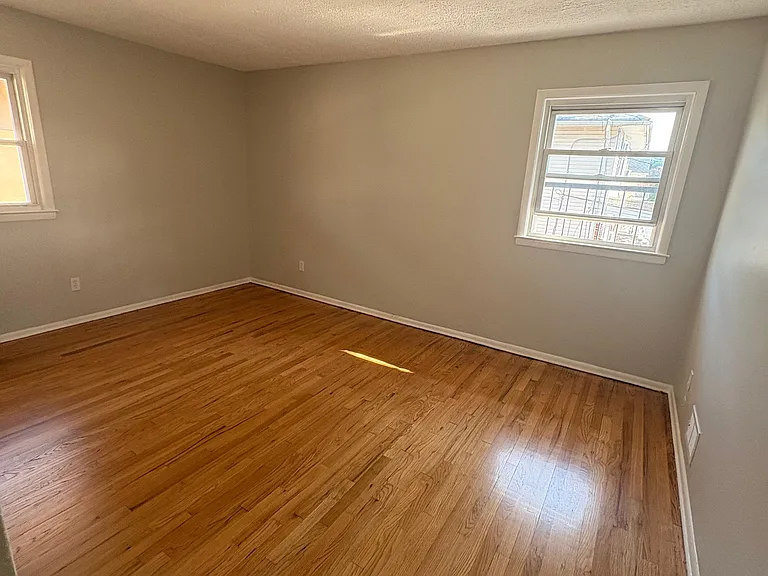 919 Chandler Ave #2L — Photo 5