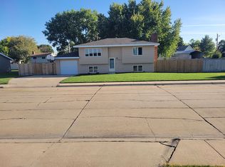 2617 Northaven Dr, Gothenburg, NE 69138