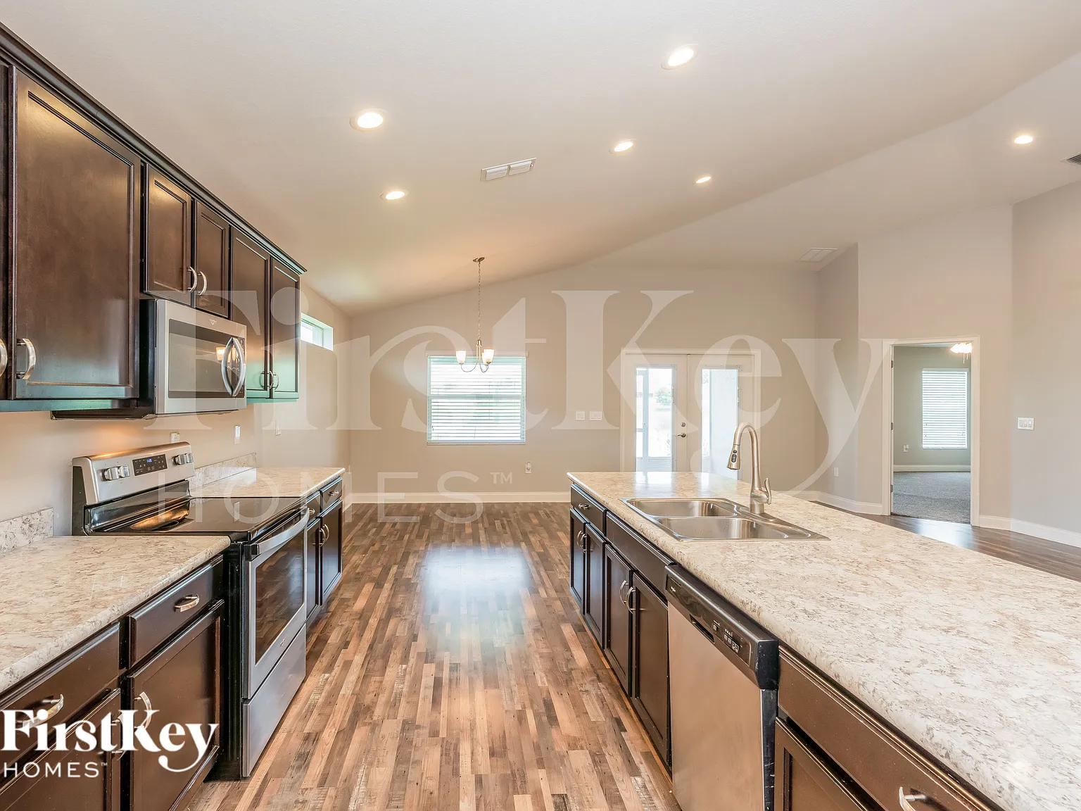 4 bed, 2.0 bath, 2094 sqft, $2,805 — Photo 4
