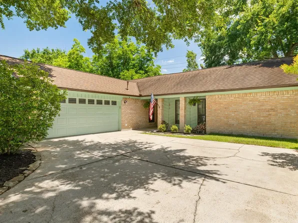 13611 Pepper Knoll Dr, Houston, TX 77065