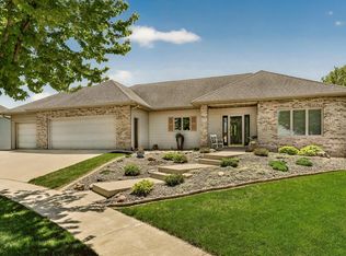 2708 Century Ln NE, Rochester, MN 55906