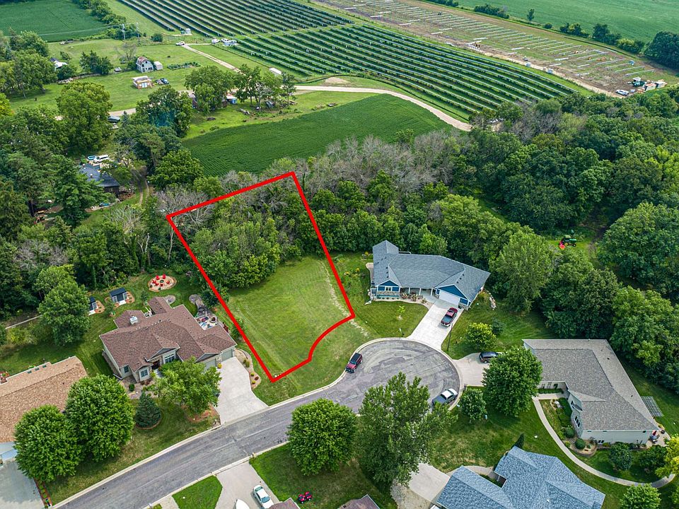 1st image of 905 Orchard Heights Ct