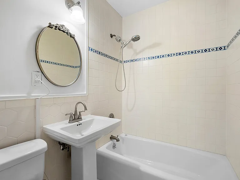 6438 Densmore Ave — Photo 17