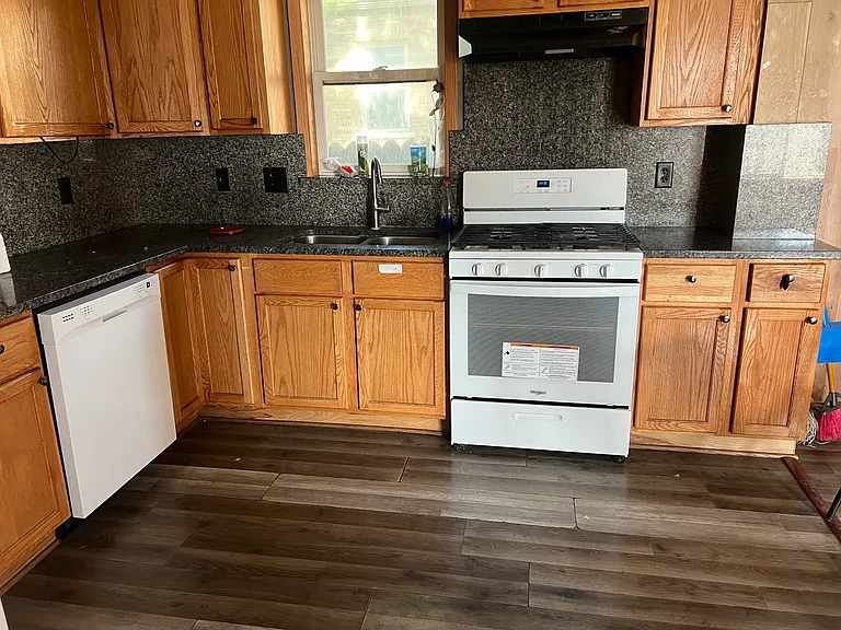210 E Milwaukee St — Photo 4