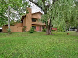 111 Grandcove Ln, Oak Ridge, TN 37830