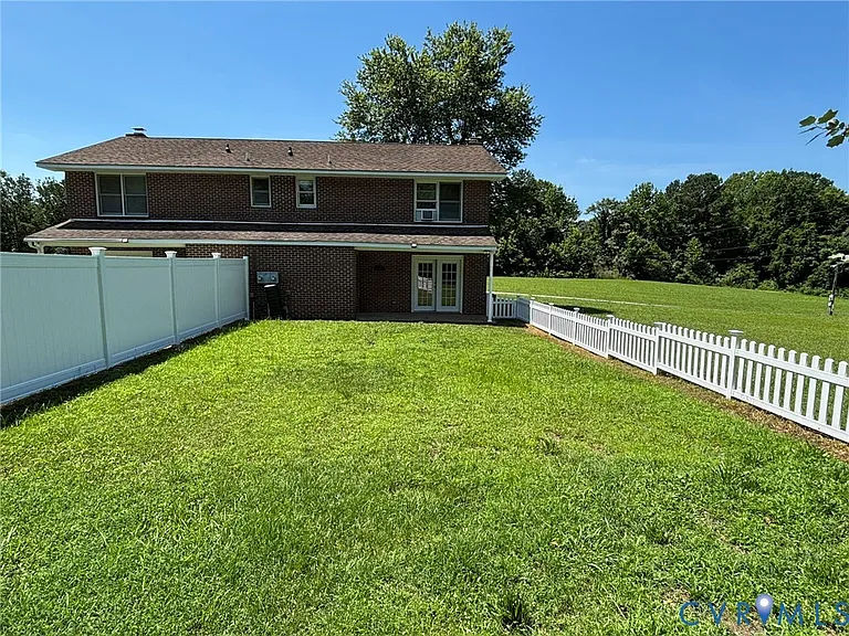 8630 Richmond Rd — Photo 13