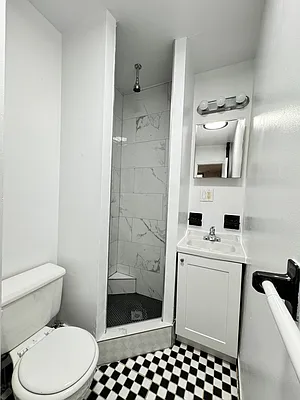 Rented by KNOCKKNOCK LLC | media 16