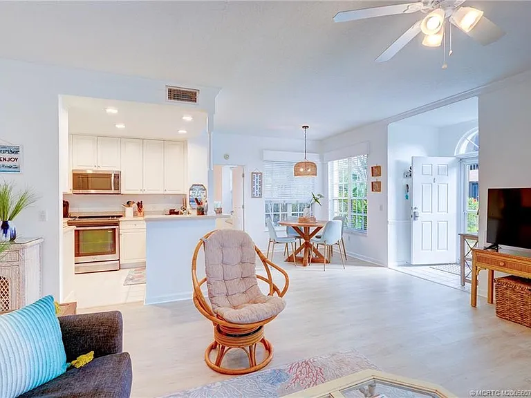 411 NE Plantation Rd #511 — Photo 10