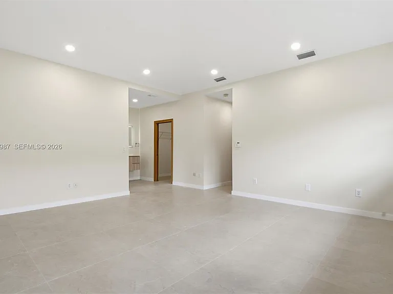 8320 NW 167th Ter — Photo 28