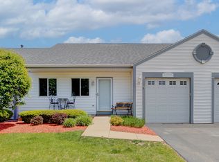 1704 Waters Edge Dr, Minooka, IL 60447