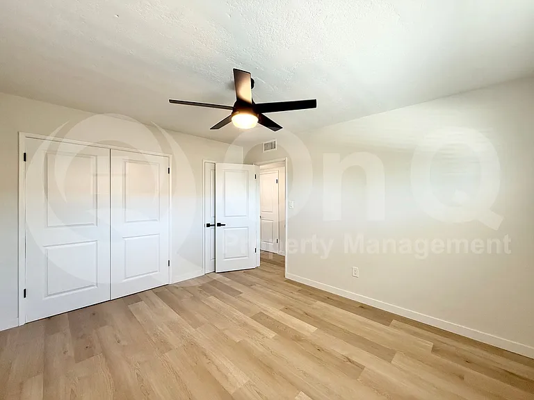 25 E Eva St #14 — Photo 10